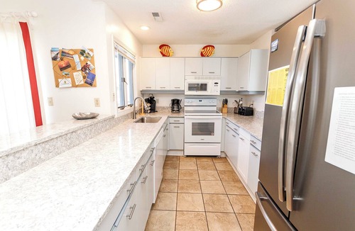 Corolla Light House | Oceanside, Hot Tub, Close to Ocean, 626, Casa Del Mar