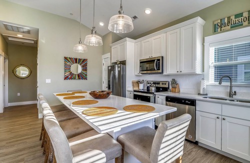 Corolla Light Condo | Oceanside: Modern home with Stunning Decor! Pets ok!