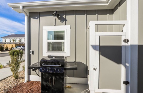 Corolla Light Condo | Oceanside: Modern home with Stunning Decor! Pets ok!