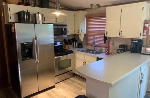 Avon House | Oceanside - One Minute Walk to Beach Access - Community Pool - Dogs - Cargo Lift