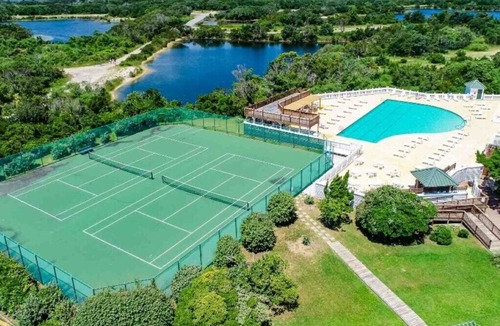 Avon House | Oceanside - One Minute Walk to Beach Access - Community Pool - Dogs - Cargo Lift