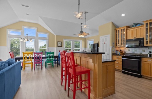 Emerald Isle House | Oceanside,private pool,golf cart,elevator,easy beach access,in Spinnaker's Reach