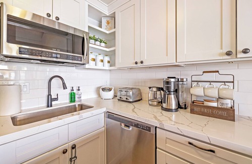 Maalaea Condo | Oceanview, Air Conditioned, Centrally Located Maalaea Banyan Condo