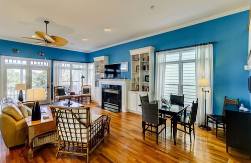 Ocean Point House | OCEANVIEW Home in Ocean Point Community- Comes with SPORTSCARD