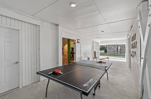 Oak Island House | Oceanview House LayLow Hot Tub, Arcade & Golf