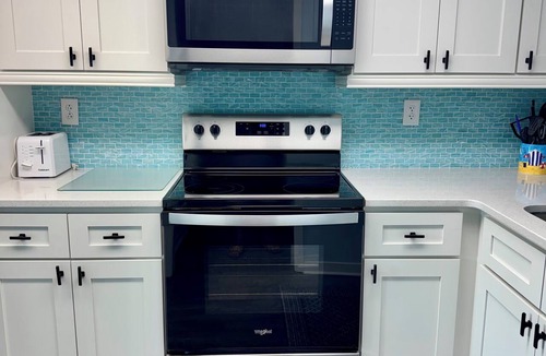 Saint Helena Island Condo | Oceanview, steps from Beach, Pool, Golf course & Restaurant, newly remodeled.