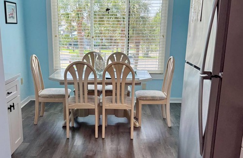 Saint Helena Island Condo | Oceanview, steps from Beach, Pool, Golf course & Restaurant, newly remodeled.