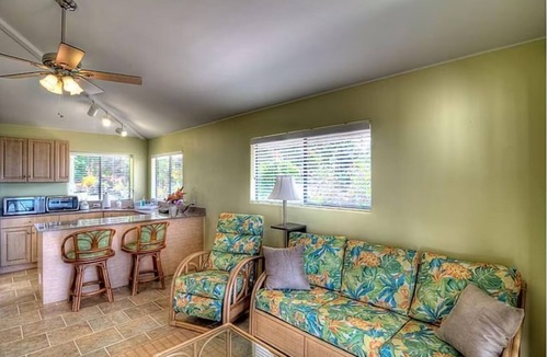 Holualoa House | Oceanview Suite and Cottage