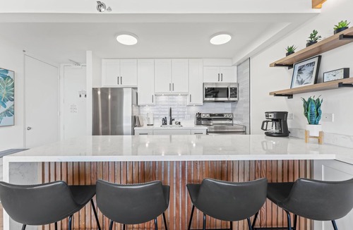 Waikiki Condo | Oceanview Waikiki condo, free parking! RENOVATED 2025