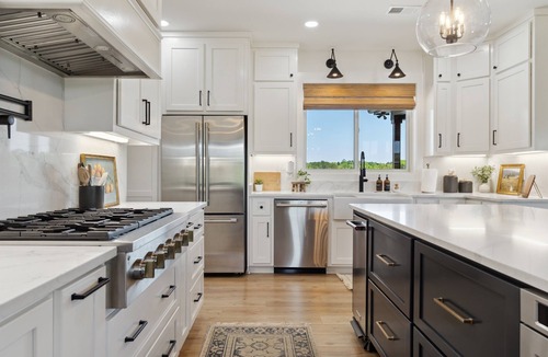 Westminster House | Oconee Belle w/Pool and Hot Tub + sleeps 10