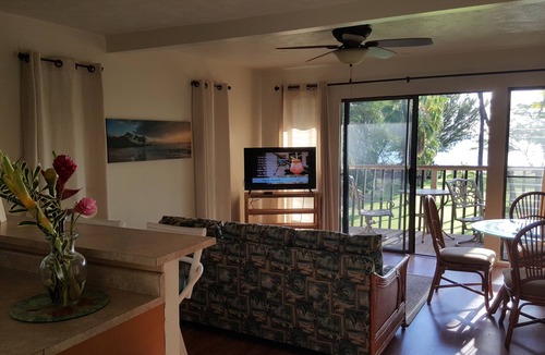 Kihei Apartment | OCT-Nov 2025 Special! 1BA/1 BA BEACHFRONT-PRIVATE-GREAT LOCATION-5 STAR REVIEWS!