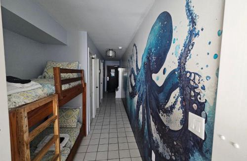 Wilmington Beach Apartment | Octopus Garden 1BR, King Bed, Indoor & Outdoor Pool