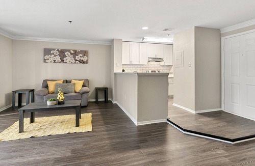 Dunwoody Apartment | ❤ of Atlanta♣Pool♣Balcony♣Parking♣Smart TV♣Gym