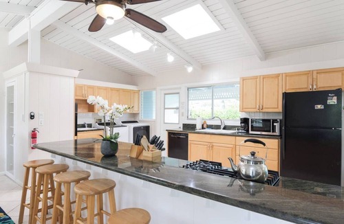 Kalama Tract House | Ohana Beach House - 5 Bedrooms - Steps Away from Kailua Beach