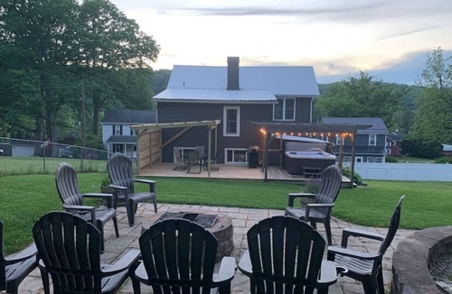 Ohiopyle House | Ohiopyle/Fallingwater Vacaction Home Private Pool/Hot Tub/Firepit/Pet Friendly