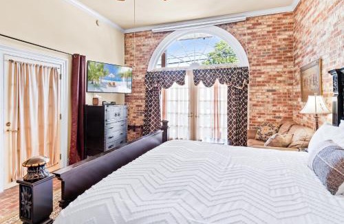 St. Michaels Hotel | Old Brick Inn