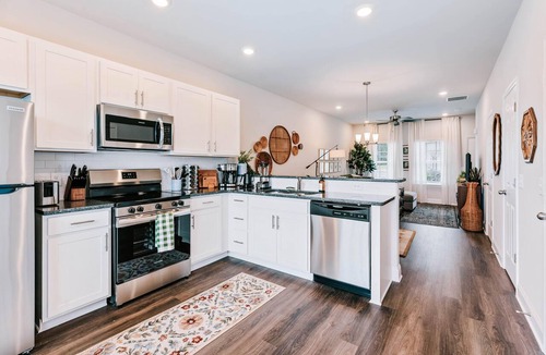 Milledgeville House | Old Capital - Prof. Design, Mins to GCSU, DT, Lake