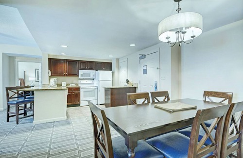 Old Town West Condo | Old Town Alexandria | 1BR/1BA King Bed Suite