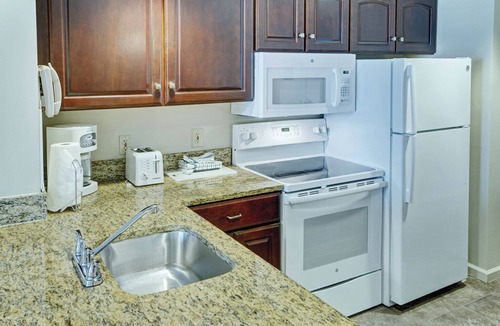 Old Town West Condo | Old Town Alexandria | Four 2BR/2BA King Suites
