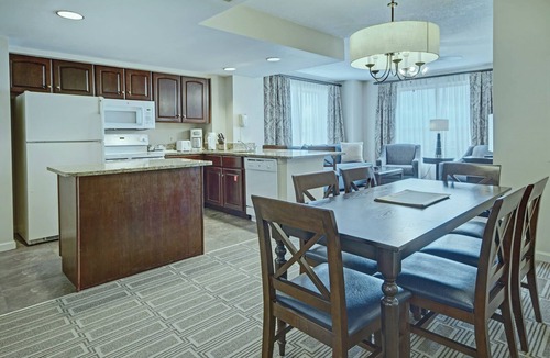 Old Town Alexandria Condo | Old Town Alexandria | Four 2BR/2BA King Suites
