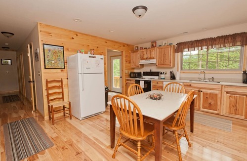 Luray Cabin | Old Wagon Ridge – Cozy Mountain Escape with Hot Tub & Views
