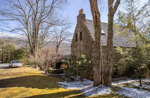 Tynecastle Cottage | Old-World Experience Cottage In Banner Elk