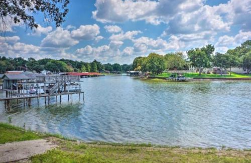 Gun Barrel City House | On-Site Boat Launch: Gun Barrel City Lake House