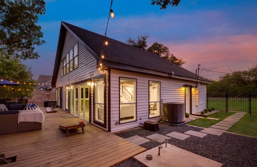 White Settlement House | On the Lake!!! Lakeside Cliff offers elegance with tons of space inside and out.