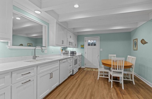 Morehead City House | One Block to the Water | Walk to Downtown Beaufort