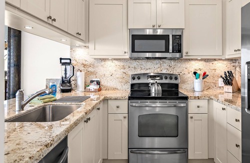 Kihei Condo | One of highest # of five star reviews, 1 of largest units, best panoramic views