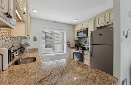 Stone Harbor Condo | ONLY 1 WEEK LEFT 3 BR 2 full Bath CONDO WITH POOL