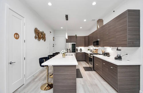 Northside House | Opal Oasis Lodging - MedCenter - Downtown