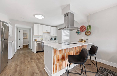 Charlotte Condo | Optimist Abode 3: Chic Stay in Charlotte, under 2 mi. to NoDa, Uptown, Midwood