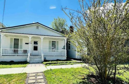 Wilmington House | Orange Crush Cottage- Downtown Beaches & Dining