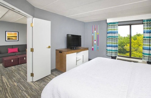 Parole Hotel | Our Welcoming Suite in Annapolis Near Historic Downtown