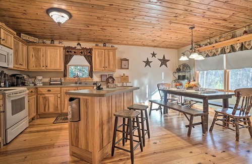Sautee Nacoochee Cabin | Outdoor Adventure - Charming Cabin w/Hot Tub