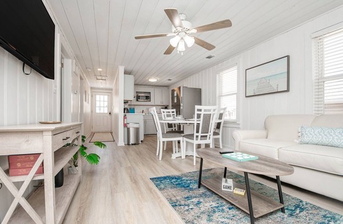 Crescent Beach Condo | Outdrshower*BigDogFriendly*shortwalktobeach