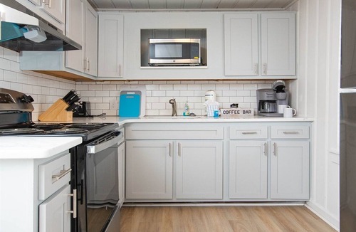 Crescent Beach Condo | Outdrshower*BigDogFriendly*shortwalktobeach