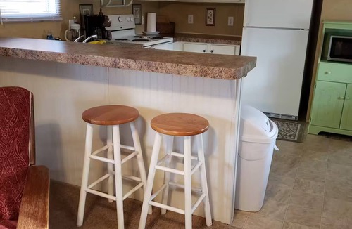 Cleveland House | Paradise Caravan 3/2 in Heart of wine country 20 min drive to Helen full kitchen