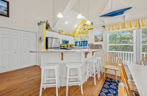 Corolla House | Paradise Cay: 5 Bedrooms, Private Pool, Hot Tub