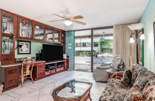 Kahaluu Bay Apartment | Paradise Found at White Sands Village 105