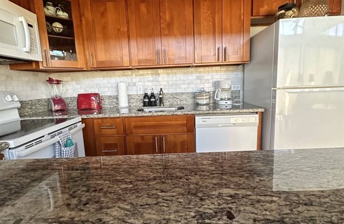 Kihei Condo | Paradise is Calling.Ocean View Penthouse in Kihei, Maui.Resort Zoned Condo