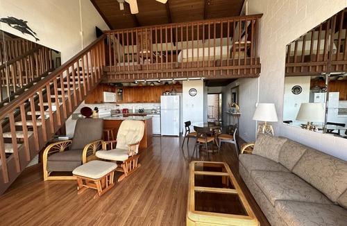 Kihei Condo | Paradise is Calling.Ocean View Penthouse in Kihei, Maui.Resort Zoned Condo