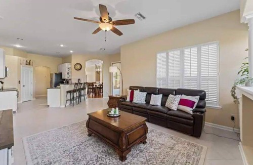 Southside House | Paradise Playhouse Sleeps 10 Arcade Poker Rm