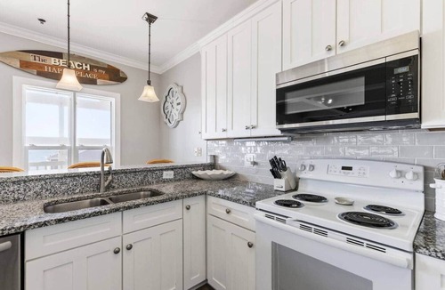 Ocean Isle Beach Villa | Paradise Villa 4B/4BA Breathtaking Ocean View