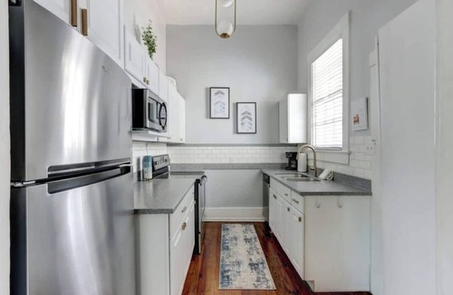 Historic Downtown Savannah Apartment | Park Inn, Charming | Historic | Dog-Friendly!