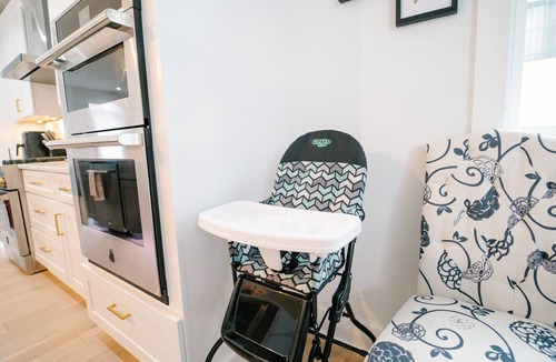 Park View House | Park View 4BR Gem: Rooftop, Garage & Metro Walk