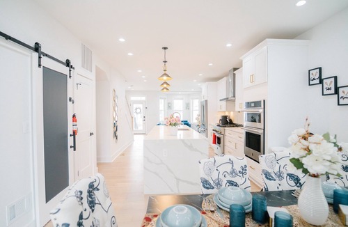 Park View House | Park View 4BR Gem: Rooftop, Garage & Metro Walk