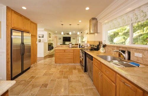 Hilo House | Parklike 4 bedroom AnthuriumHouse, 3+ acres, peaceful, gated, convenient