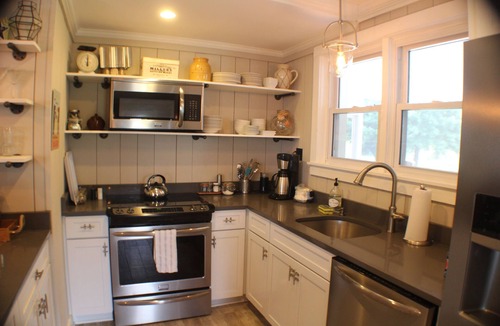 Lewes House | Parklike Setting With Bay View Steps From Lewes Beach